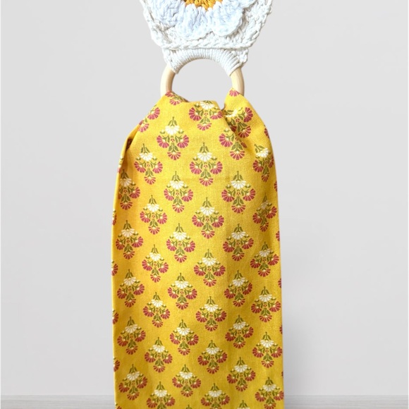 Handmade Crochet Daisy Flower Towel Holder – Yellow Floral Tea Towel Set - Picture 9 of 9